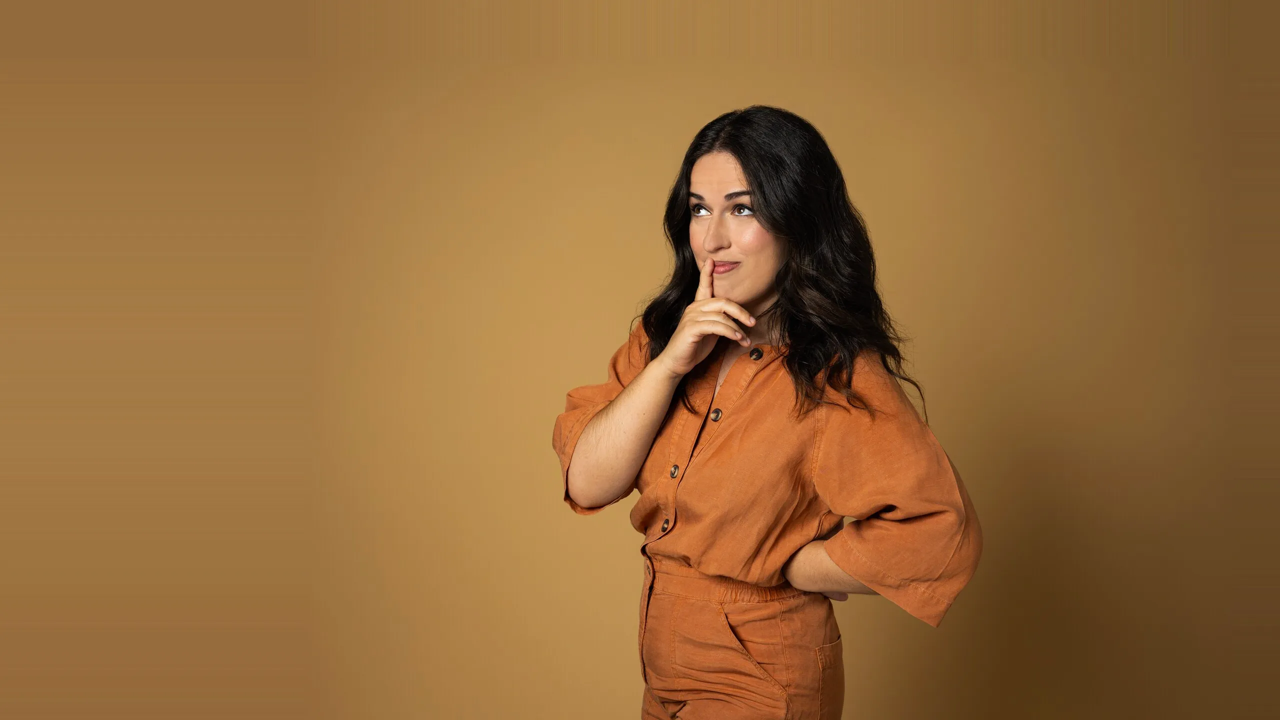 Zoe Ntonta — Greek stand-up comedian based in Amsterdam
